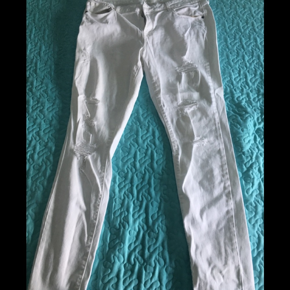 White old navy distress skinny jean